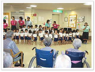 高齢者施設訪問（愛育園）